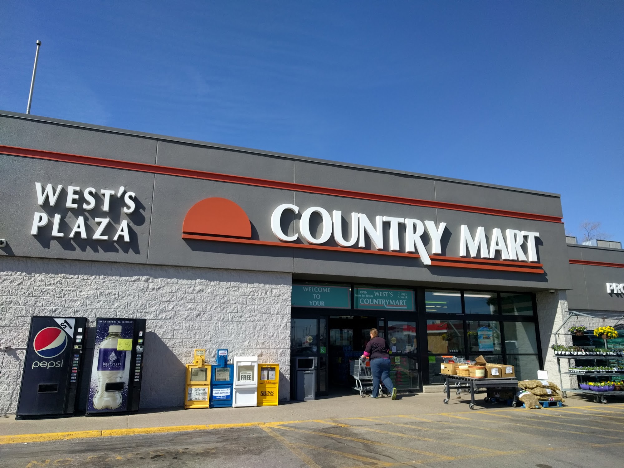 West's Plaza Country Mart