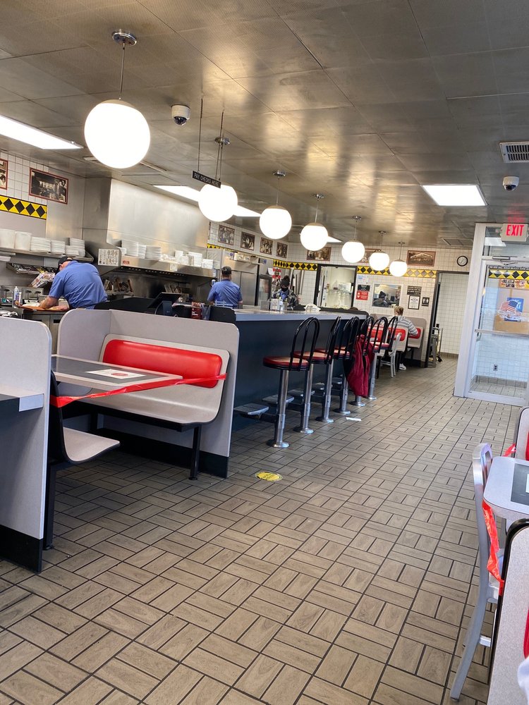 Waffle House 9700 NE Barry Rd, Kansas City