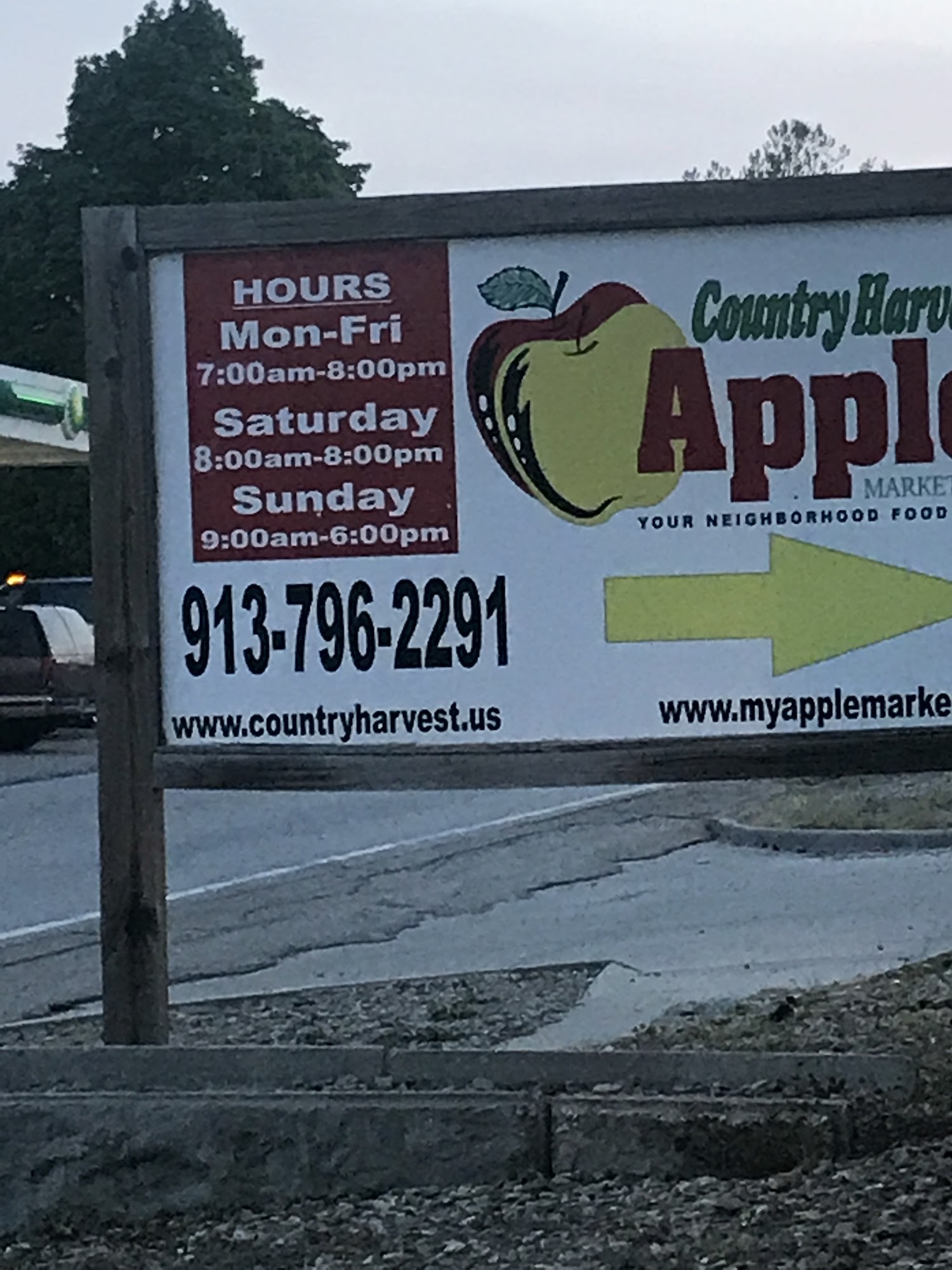 Country Harvest Apple Market
