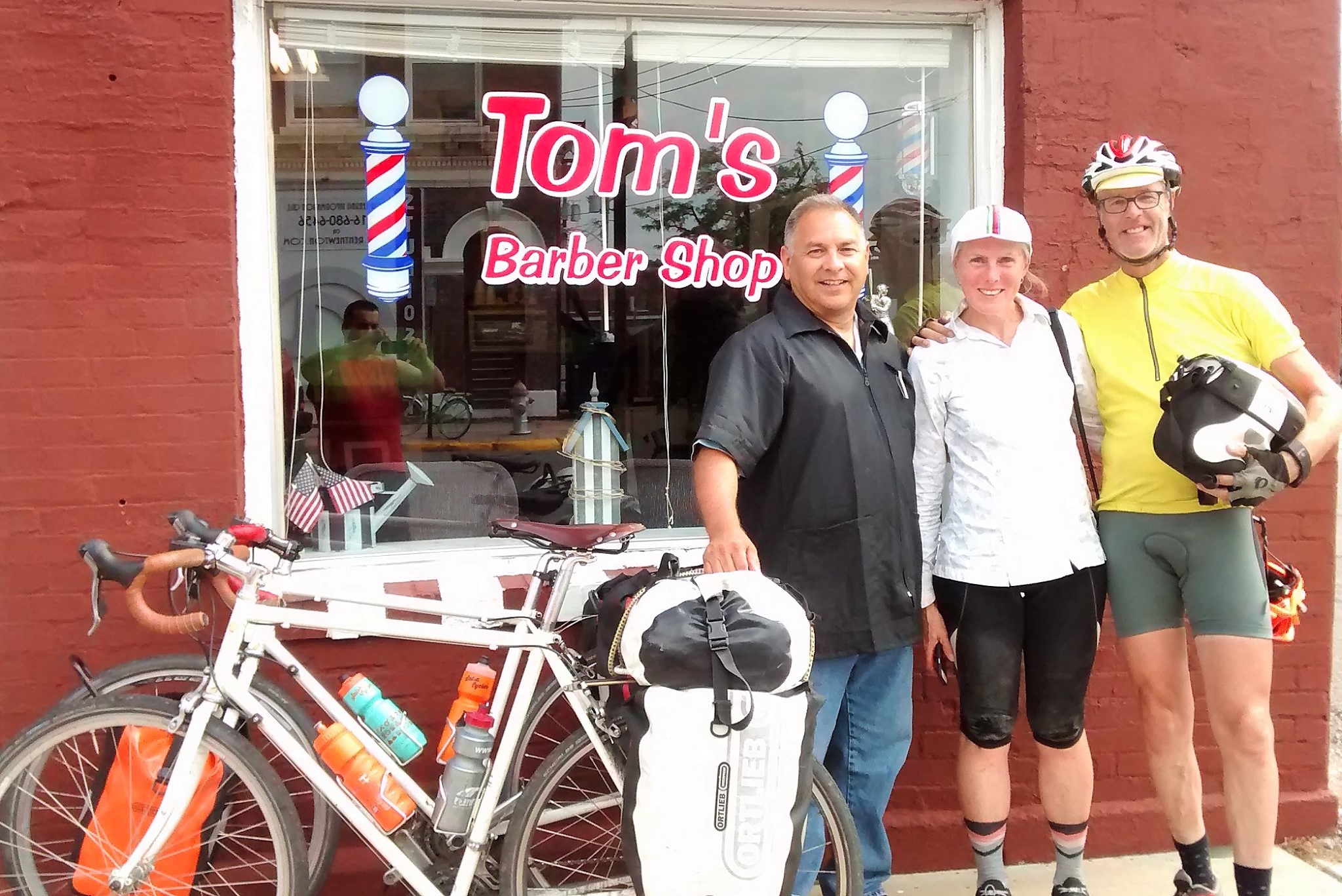 Tom's Barber Shop 111 W 5th St, Newton Kansas 67114
