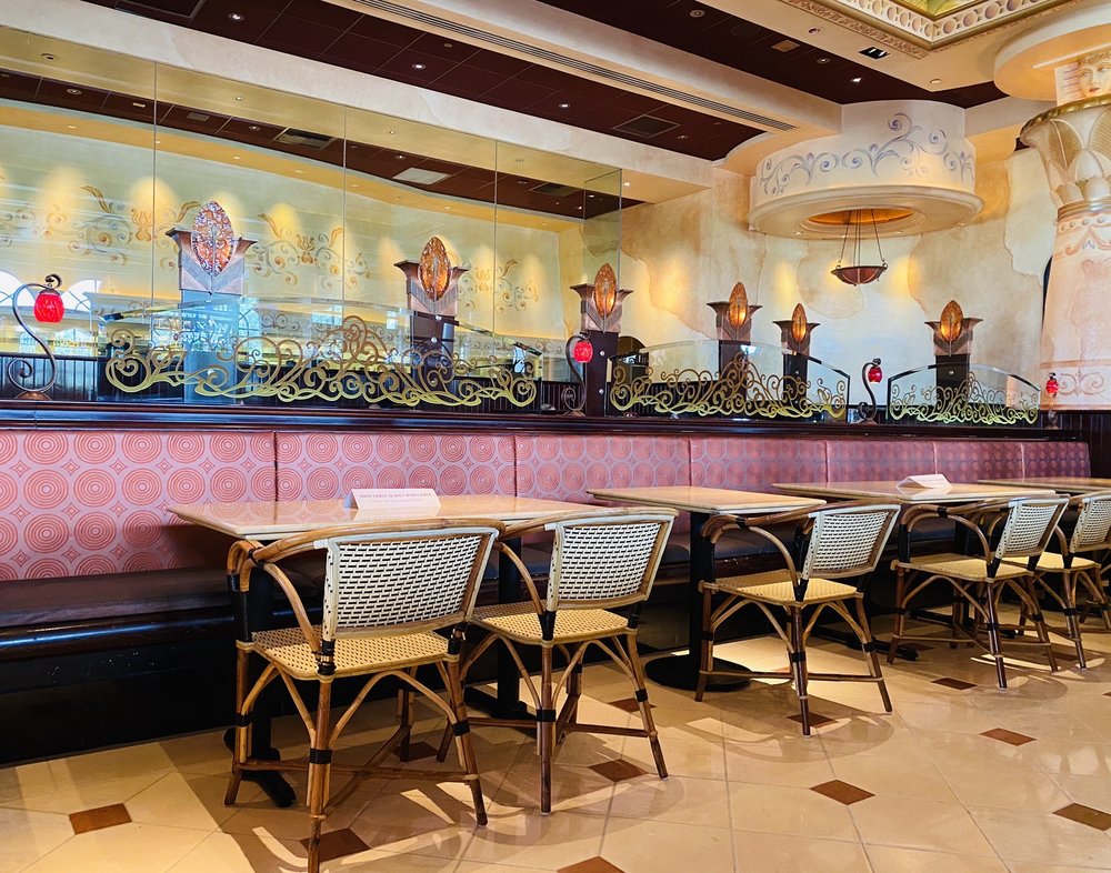 The Cheesecake Factory 6675 W 119th St, Overland Park