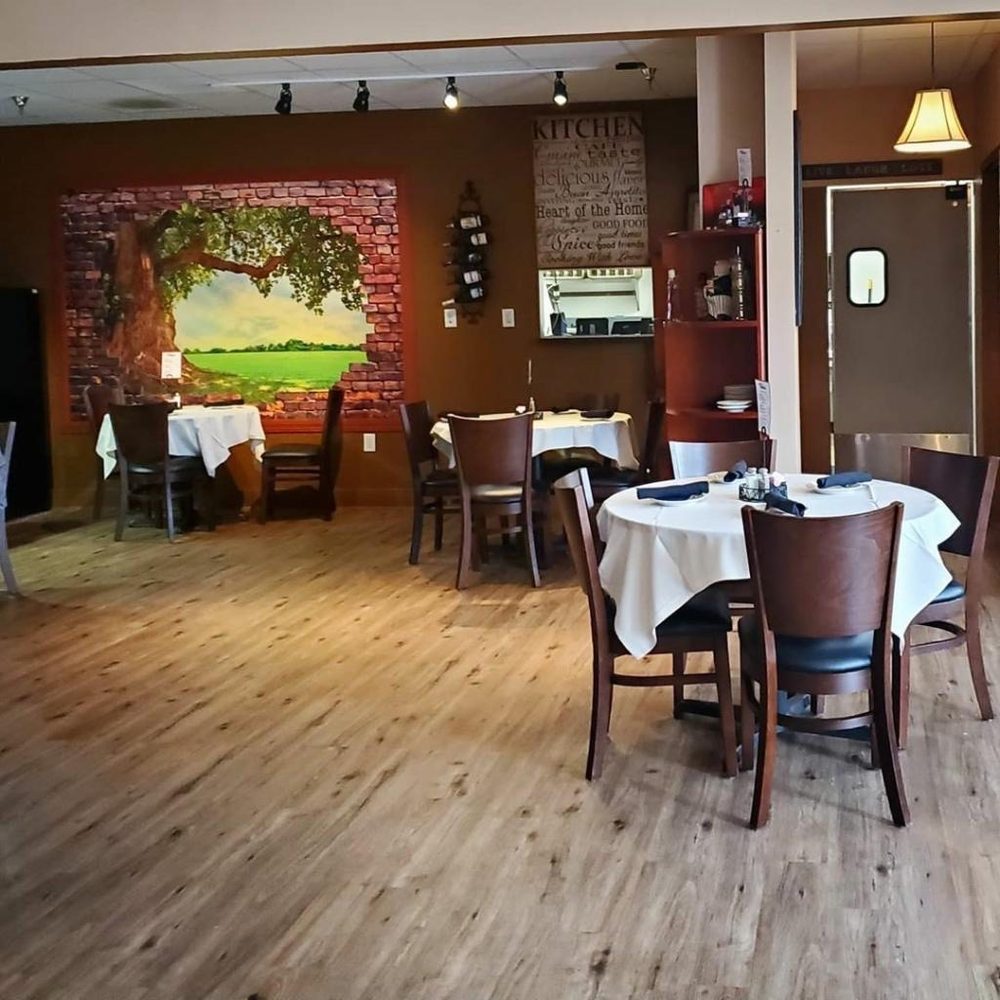 Viona’s Italian Bistro 7933 Marty St, Overland Park