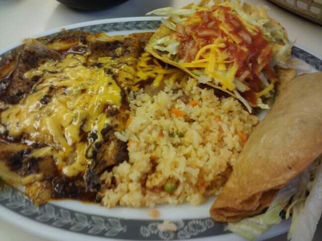 Le Desma's Restaurant 3351 N Broadway, Wichita