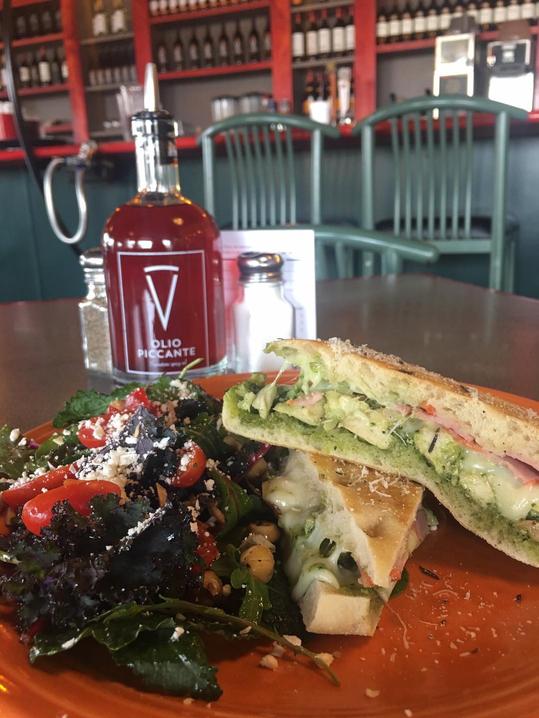 Il Vicino Wood Oven Pizza - Wichita College Hill 4817 E Douglas Ave, Wichita