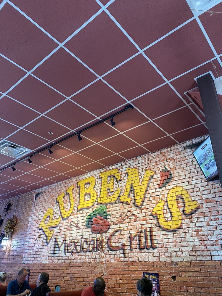 Ruben's Mexican Grill 915 W Douglas Ave, Wichita