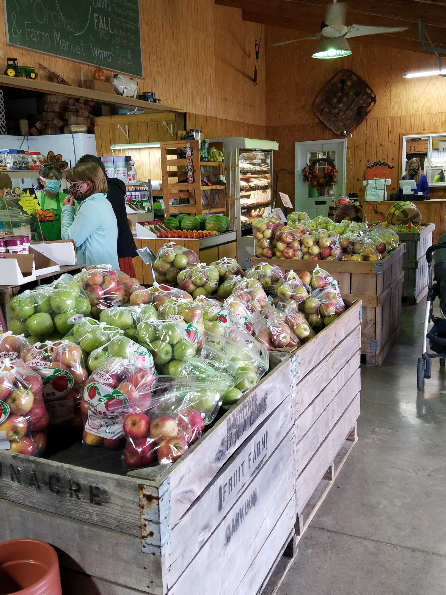 Hinton's Orchard & Farm Market