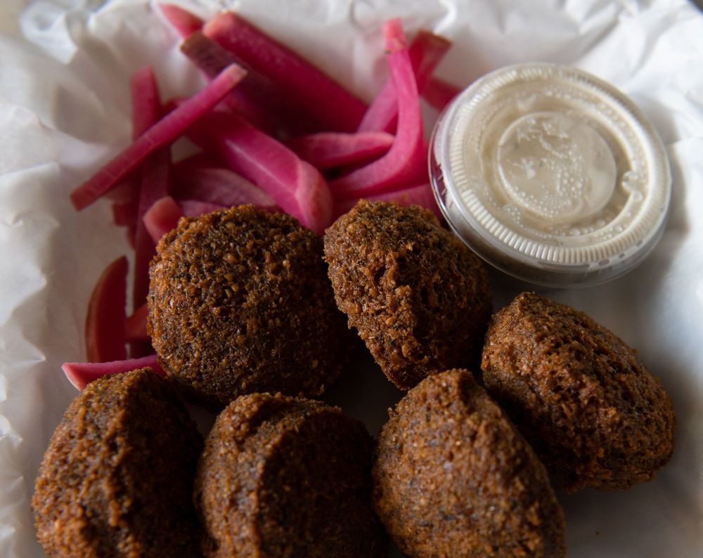 Oasis Mediterranean Restaurant 837 Chevy Chase Pl, Lexington