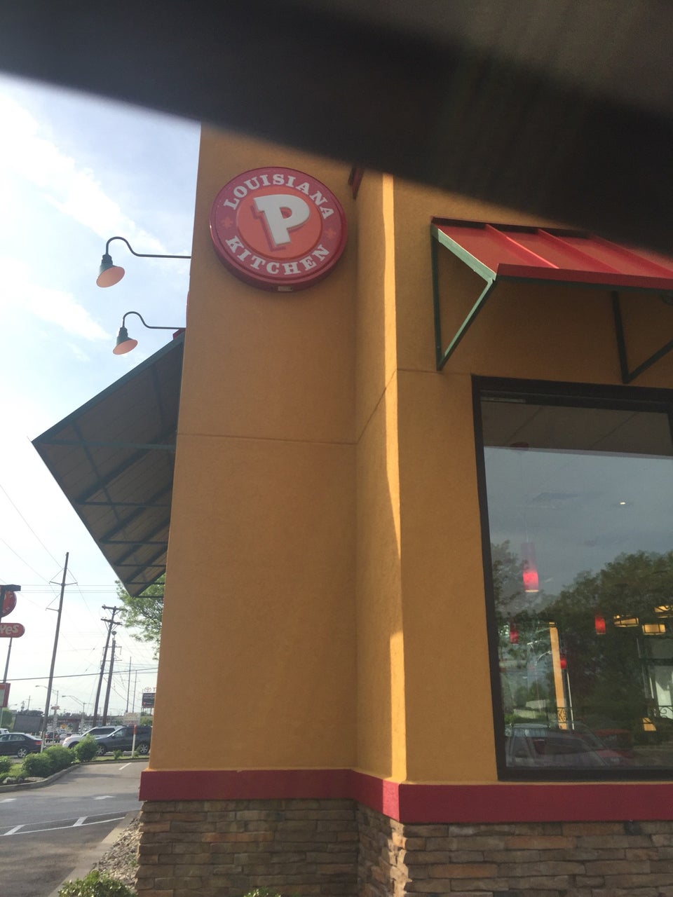 Popeyes Louisiana Kitchen 115 E New Circle Rd, Lexington