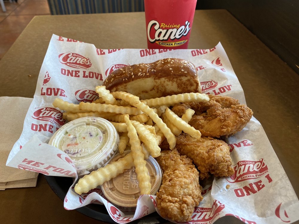 Raising Cane's Chicken Fingers 2555 Nicholasville Rd, Lexington