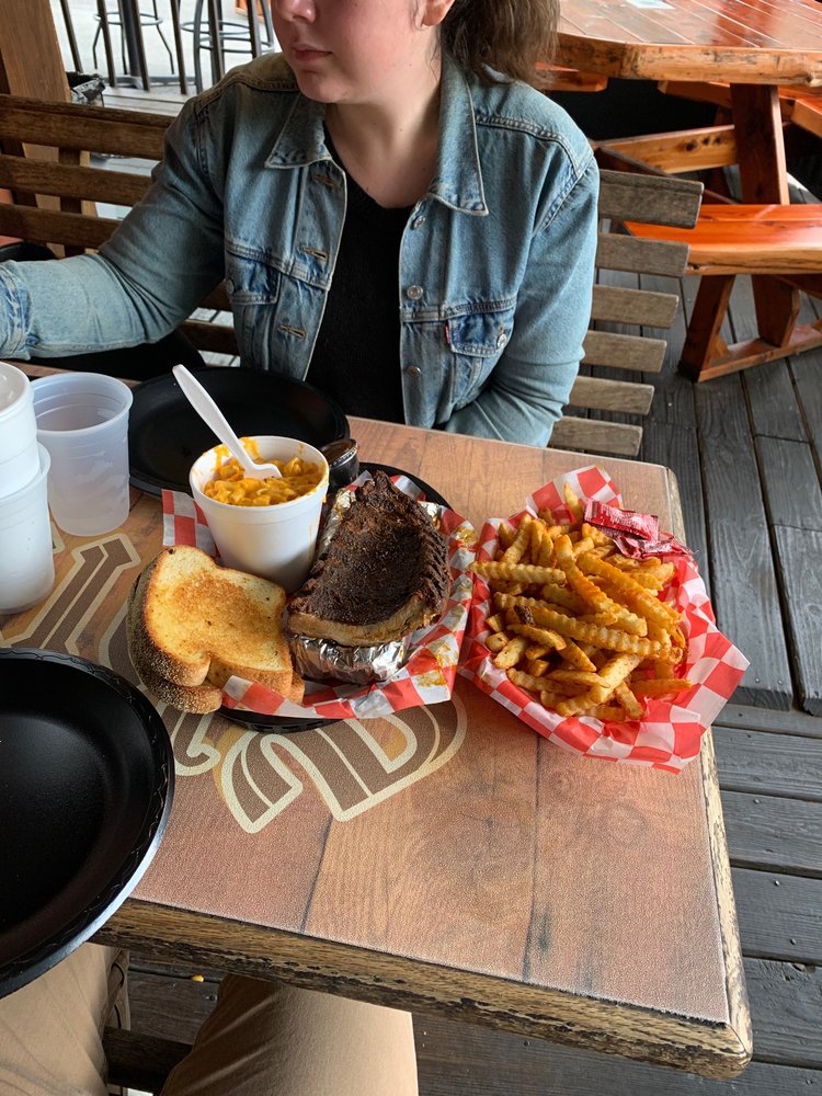 FABD Smokehouse 3204 Frankfort Ave, Louisville