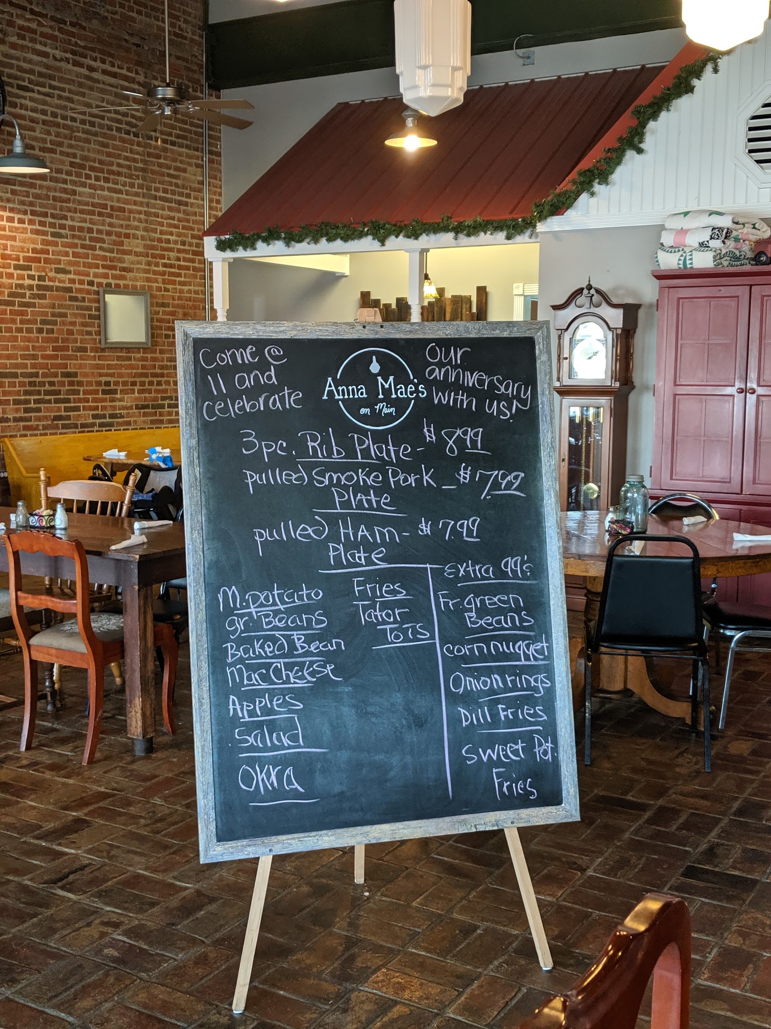 Anna Mae's On Main Menu