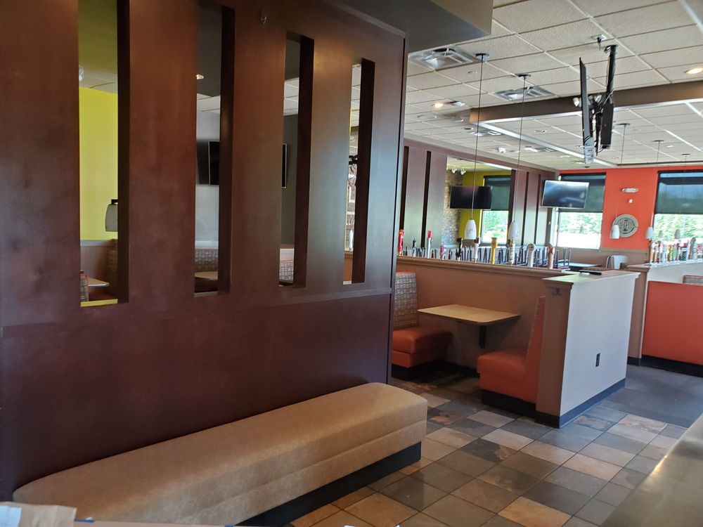 Flipdaddy's Brilliant Burgers & Craft Beer Bar 165 Pavilion Pkwy, Newport