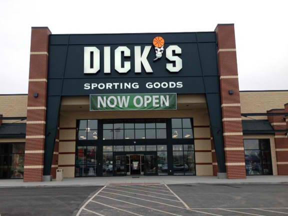 DICK'S Sporting Goods 175 Pavilion Pkwy, Newport