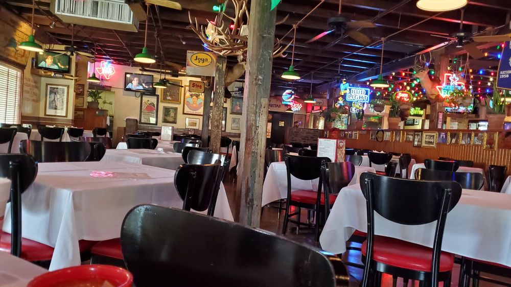 Superior Bar & Grill MidCity 5435 Government St, Baton Rouge