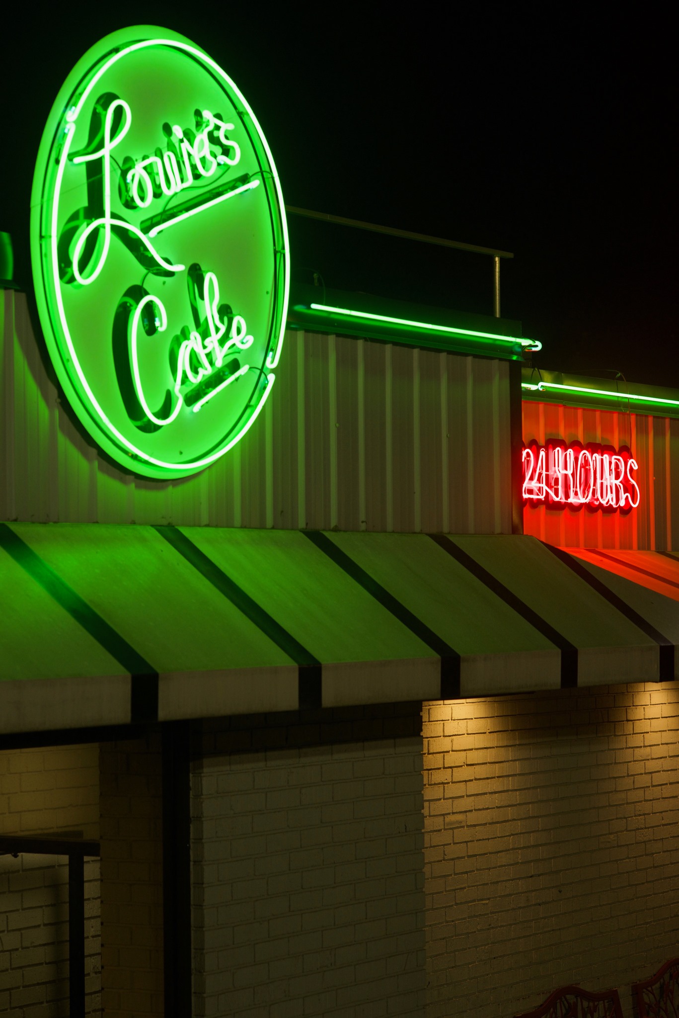 Louie's Cafe 3322 Lake St, Baton Rouge