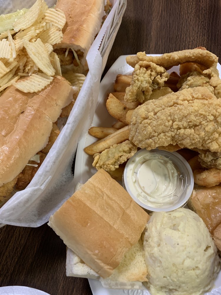 Chris' Poboys 1930 W Pinhook Rd, Lafayette