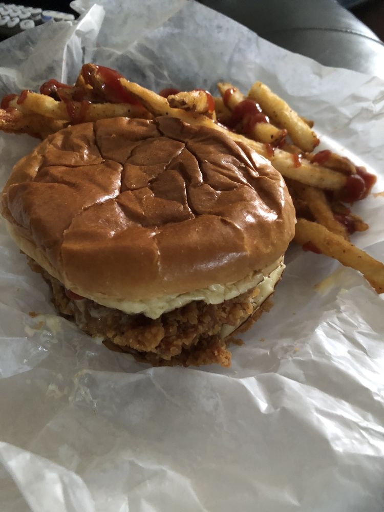 Popeyes Louisiana Kitchen 4305 Transcontinental Dr, Metairie