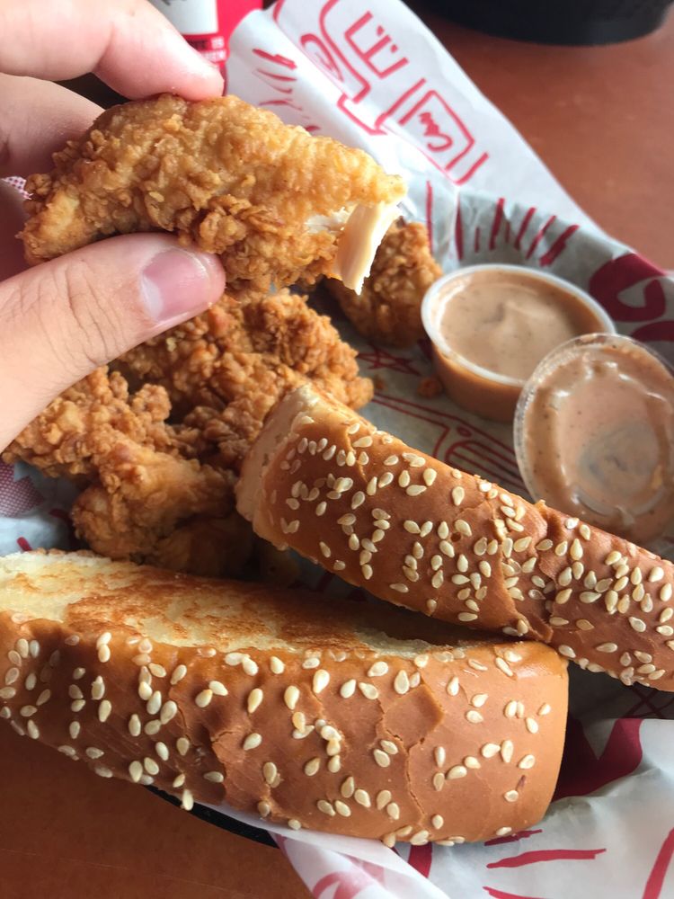 Raising Cane's Chicken Fingers 4036 Veterans Memorial Blvd, Metairie