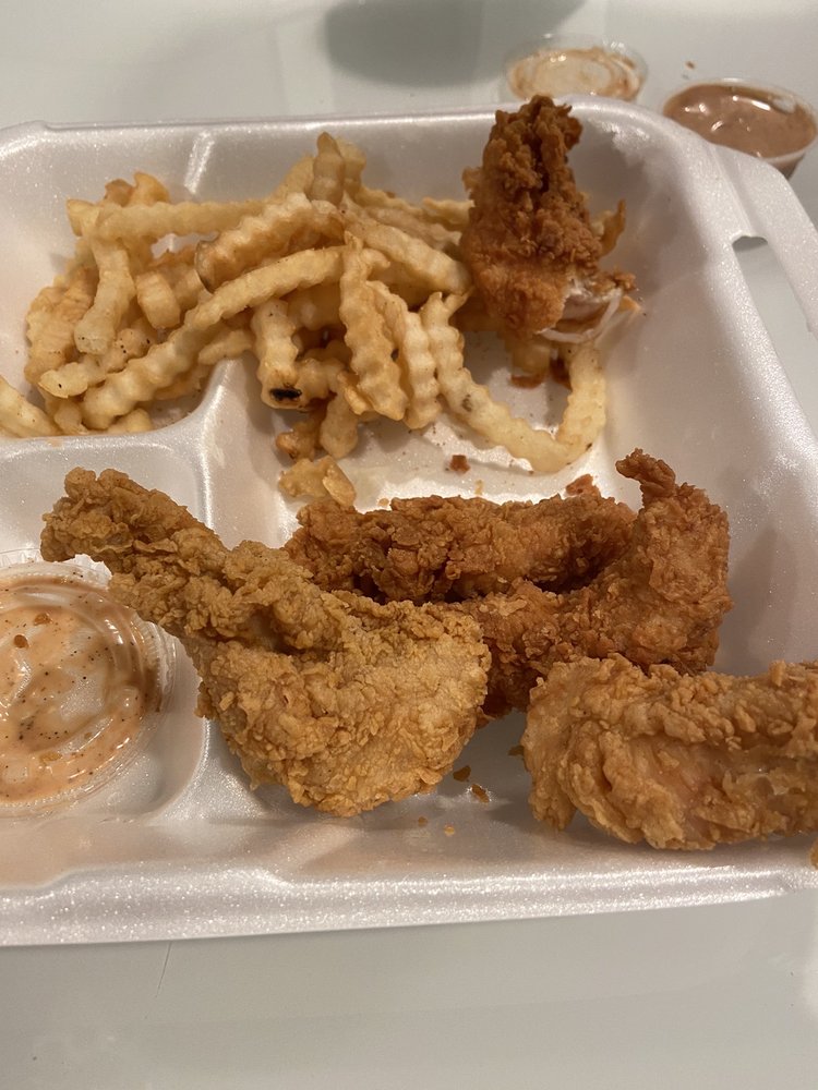 Raising Cane's Chicken Fingers 5817 Airline Dr, Metairie