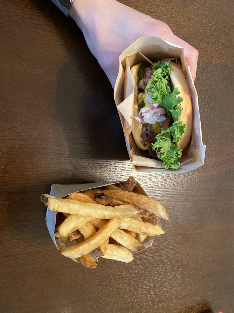 Atomic Burger 3934 Veterans Memorial Blvd, Metairie
