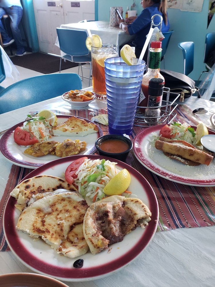 Centro American Restaurant 3507 Hessmer Ave, Metairie