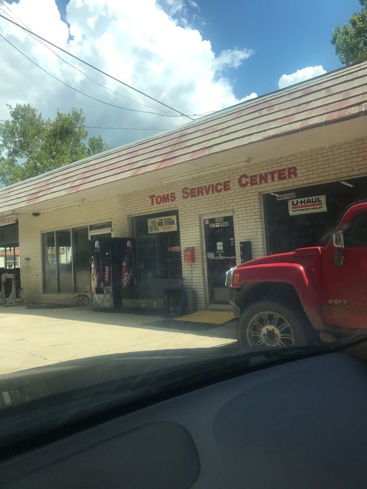 Toms Service Center