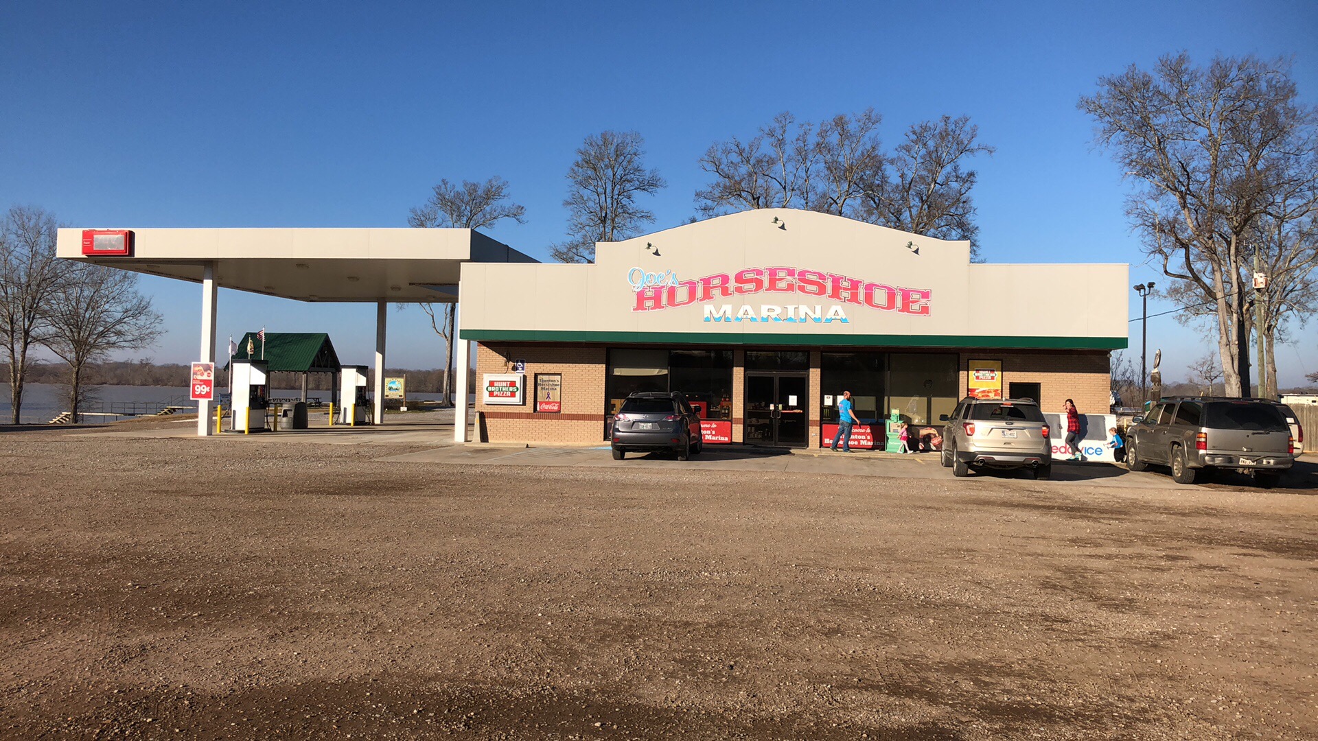 Joe's Horseshoe Marina