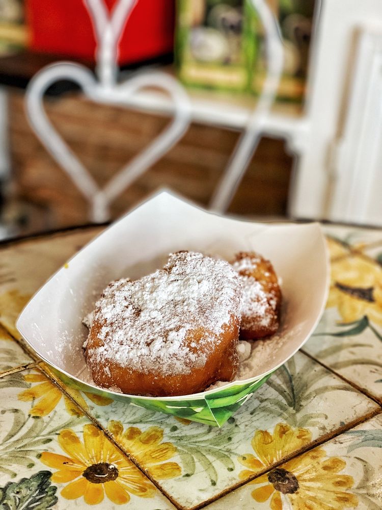 Cafe Beignet, Bourbon Street 311 Bourbon St, New Orleans