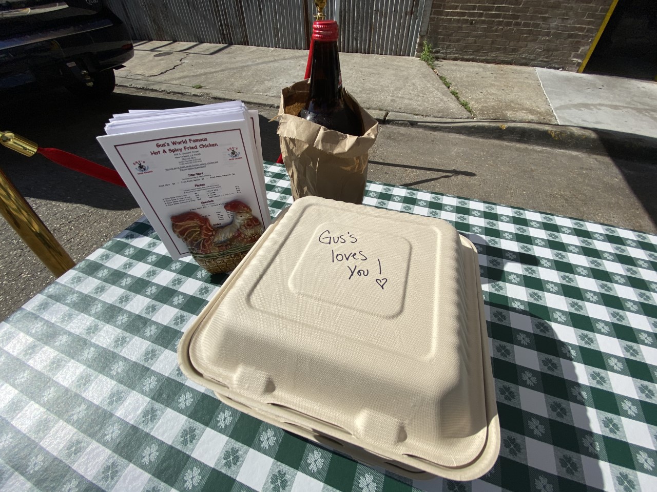 Gus’s World Famous Fried Chicken 308 S Diamond St, New Orleans
