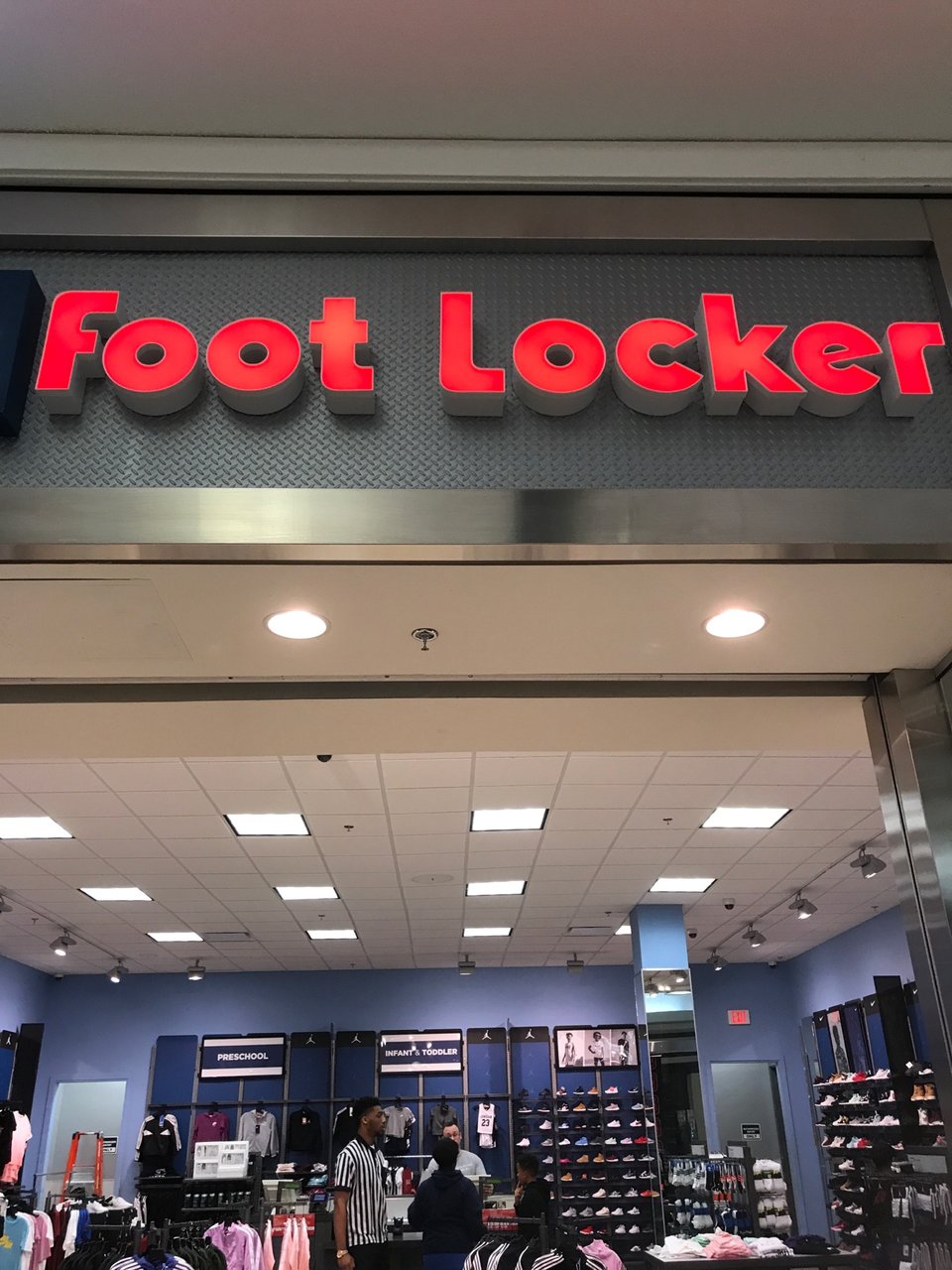 Foot Locker 1133 St Vincent Ave Space 190, Shreveport