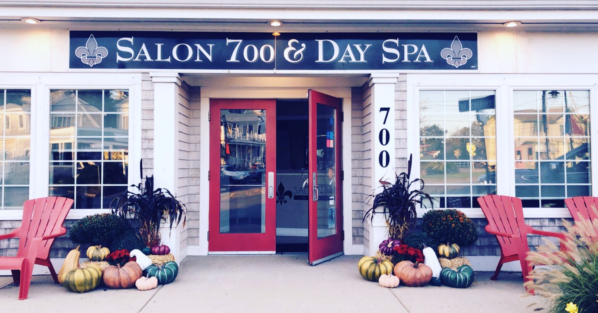 Salon 700 & Day Spa