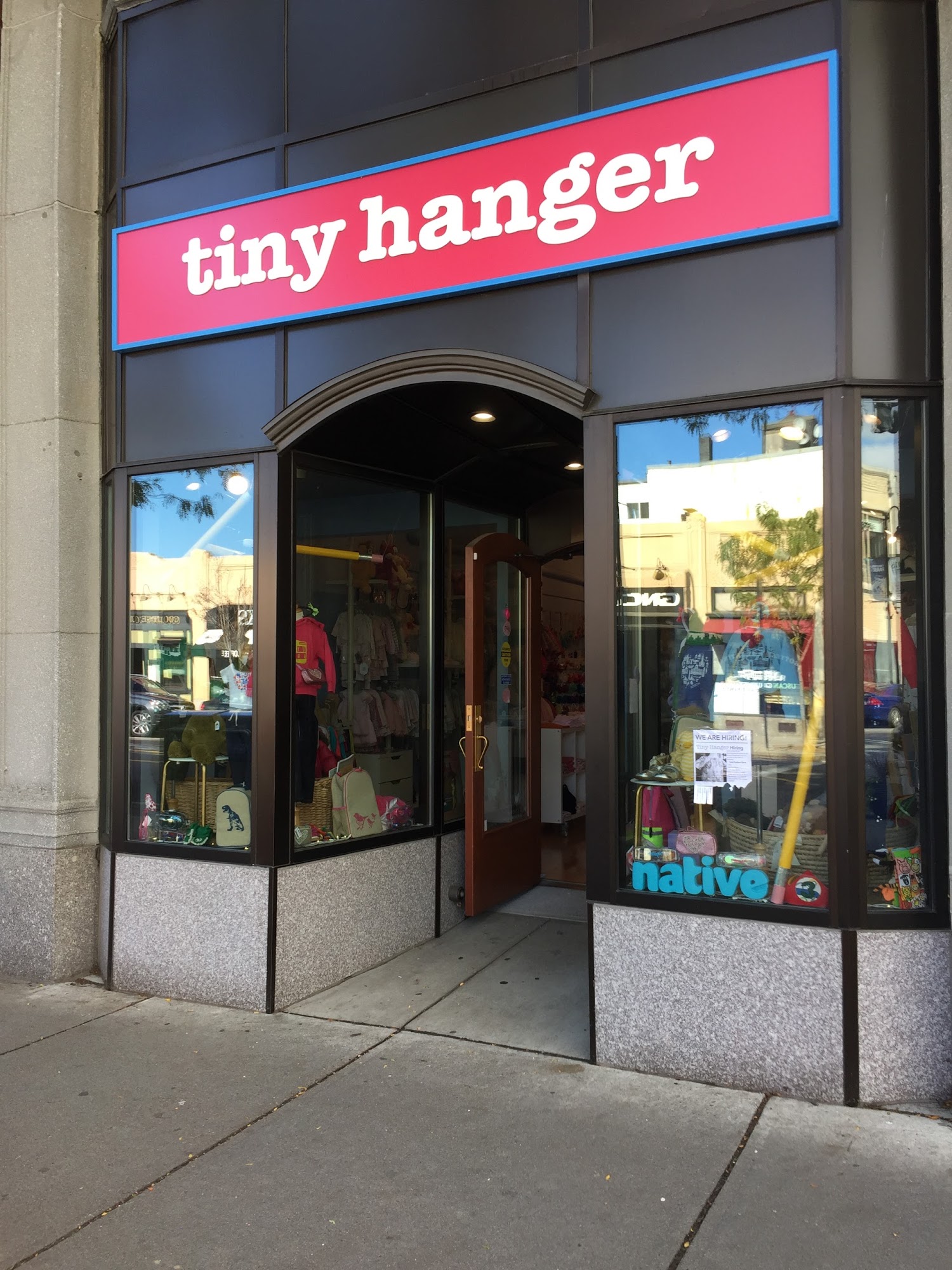 Tiny Hanger