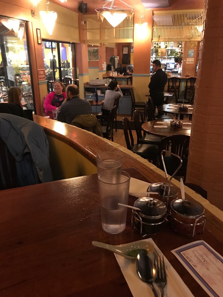 Le's Vietnamese Restaurant 36 John F. Kennedy St, Cambridge