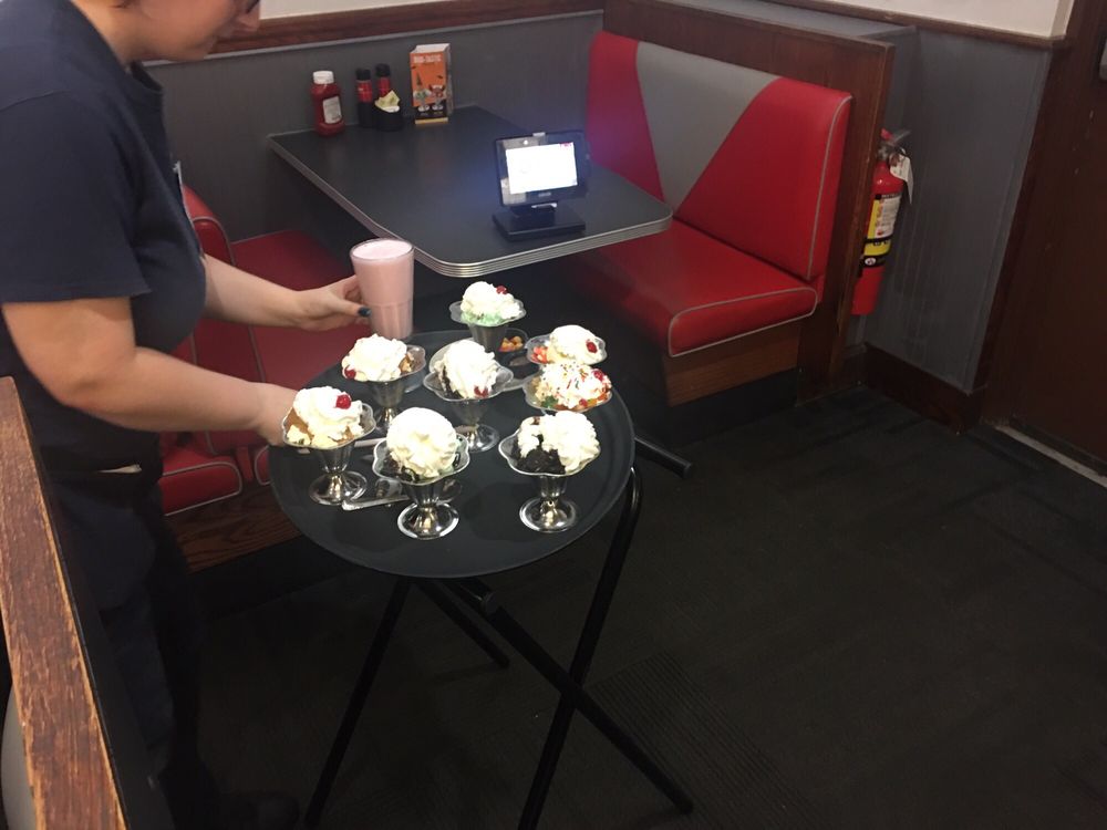 Friendly's 529 Memorial Dr, Chicopee