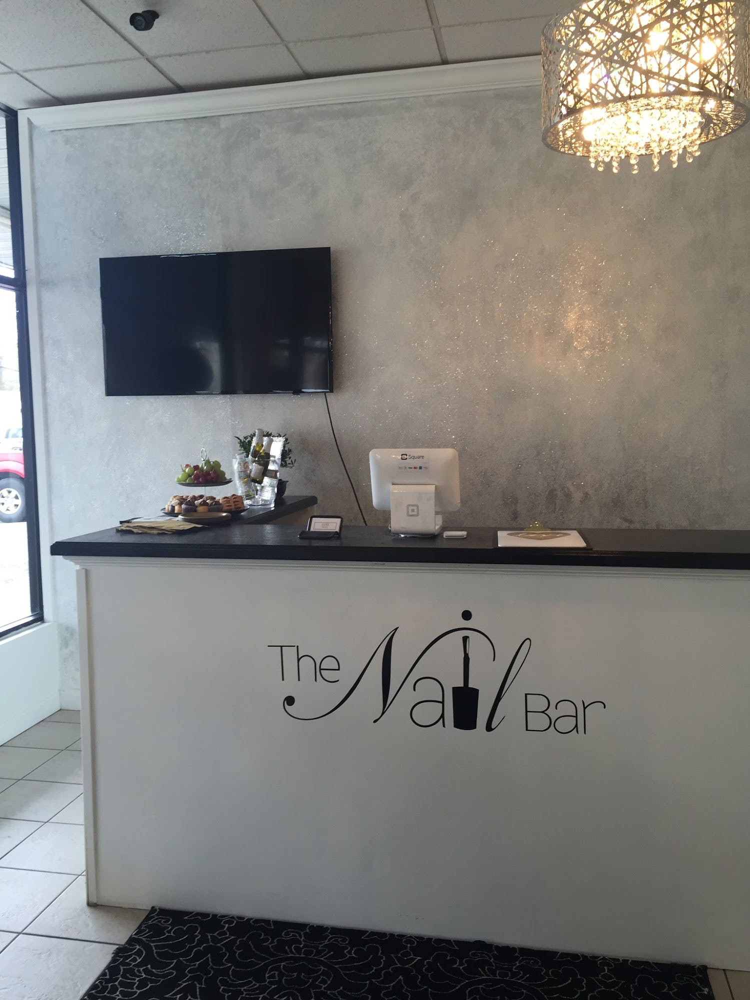 LUXE Nails & Beauty Bar