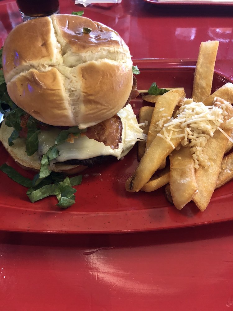 Red Robin Gourmet Burgers and Brews 27 Holyoke St, Holyoke