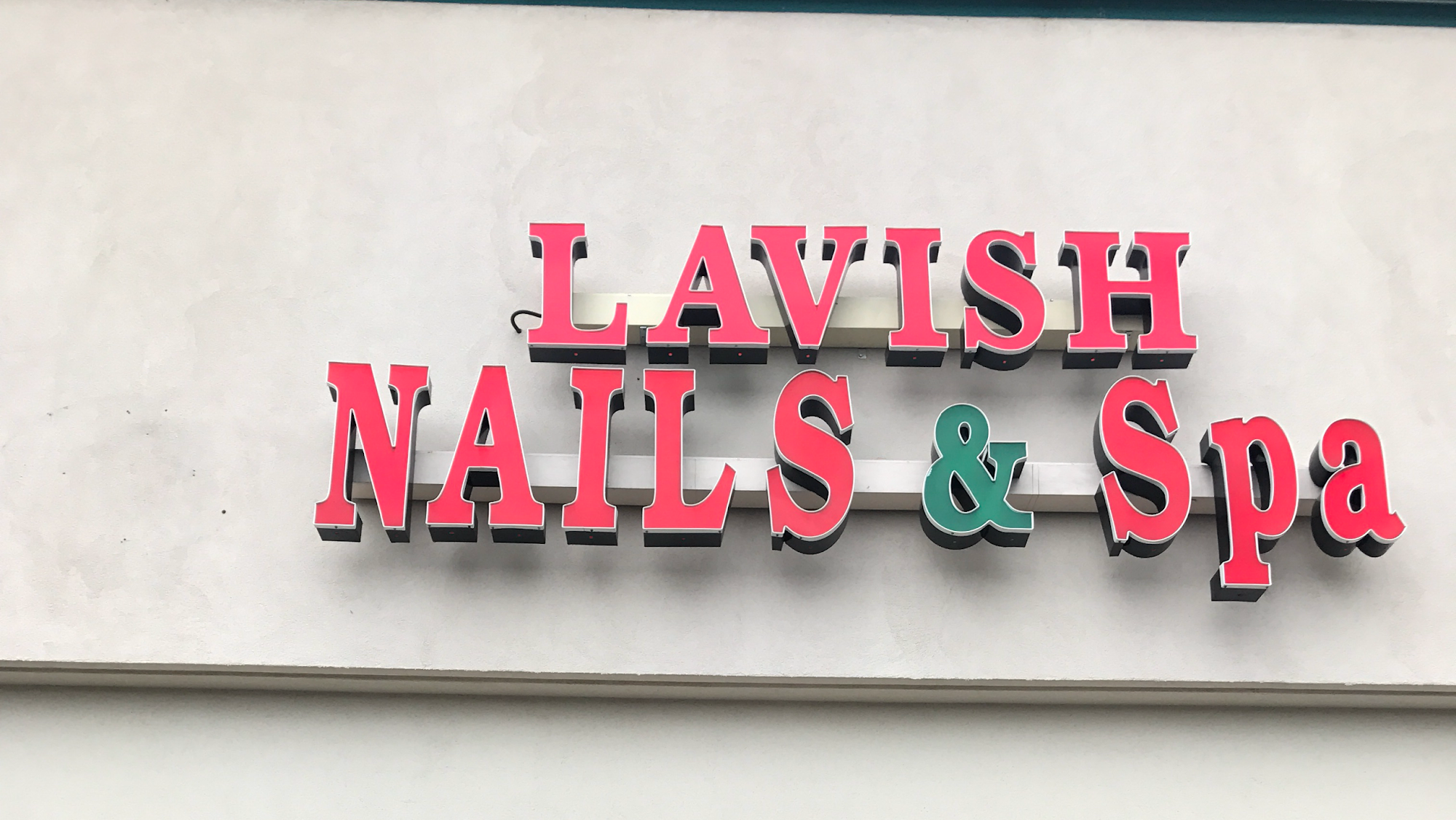 Lavish Nails & Spa