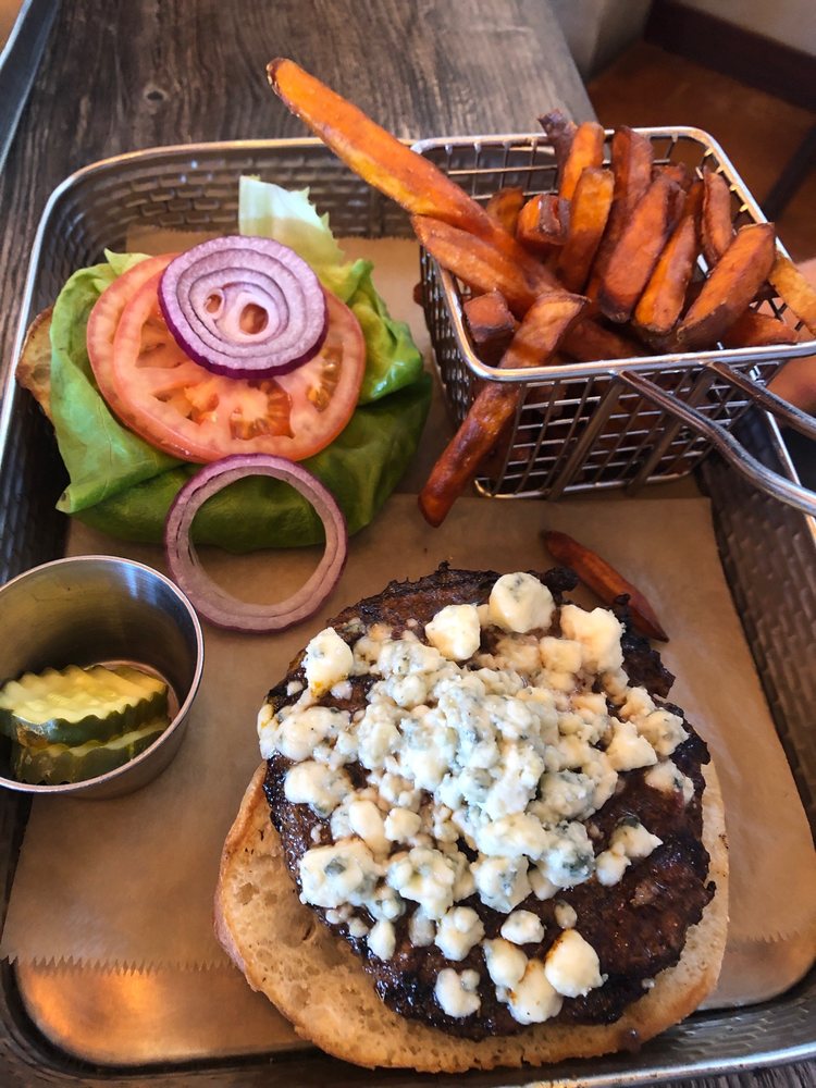 Pica's Pub and Grill 10 Ayers Village Rd, Methuen