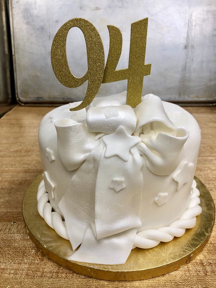 Cheff'n & Eetinn: Bakery, Eetery & Catering 645 Washington St, Norwood