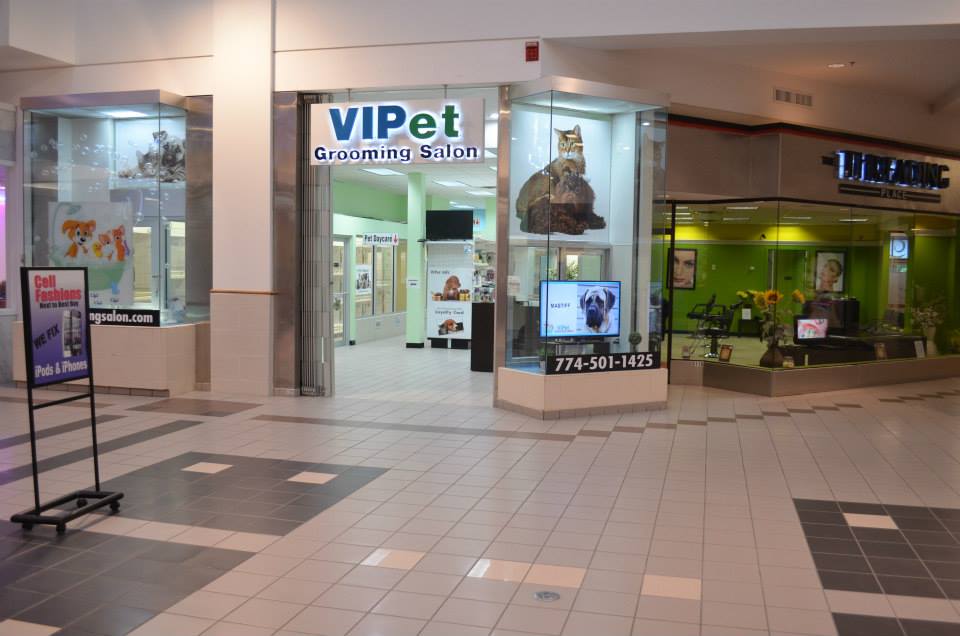 VIPet Grooming Salon! V.I.P service for your pet.