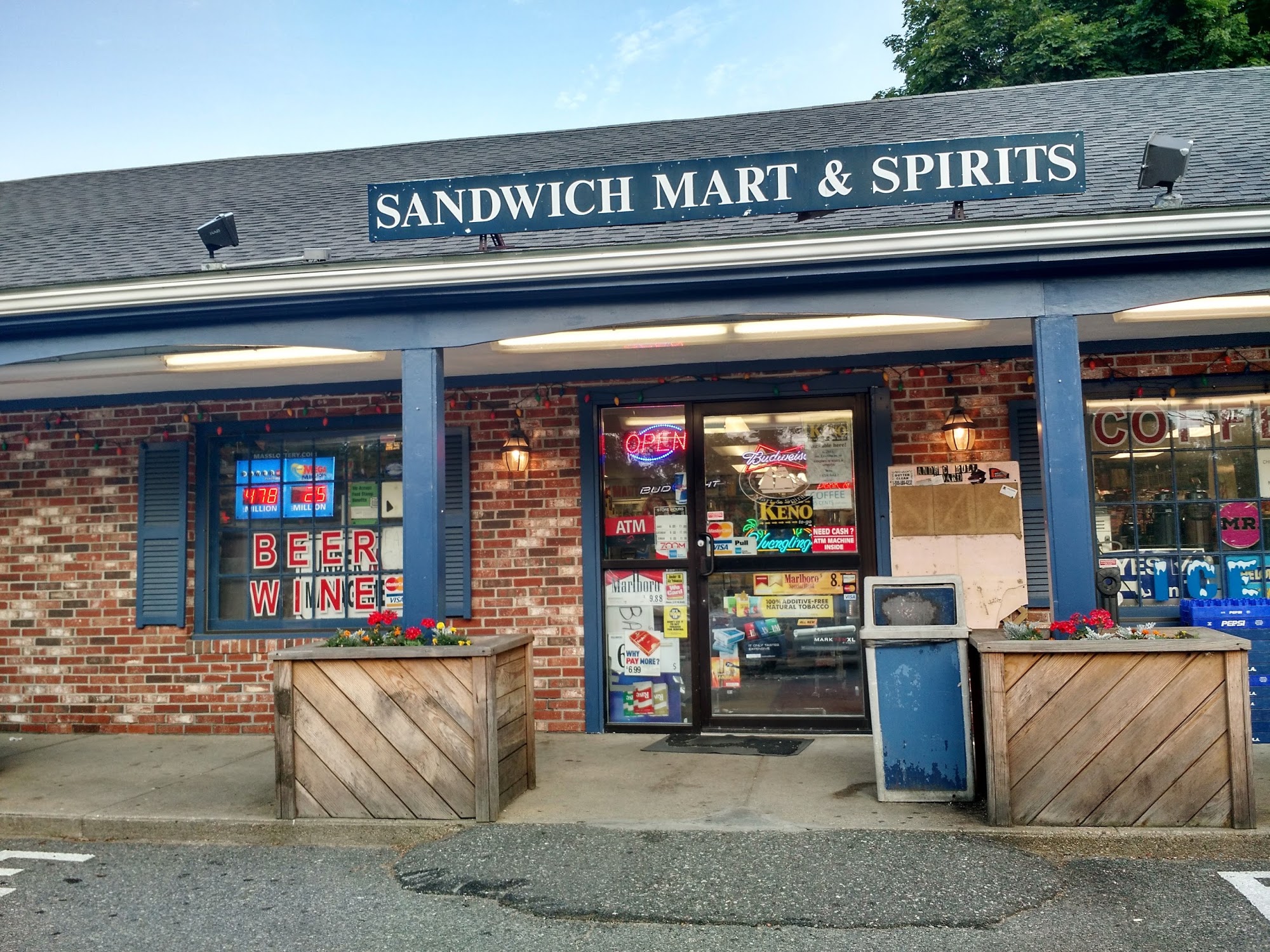 Sandwich Mart & Spirits