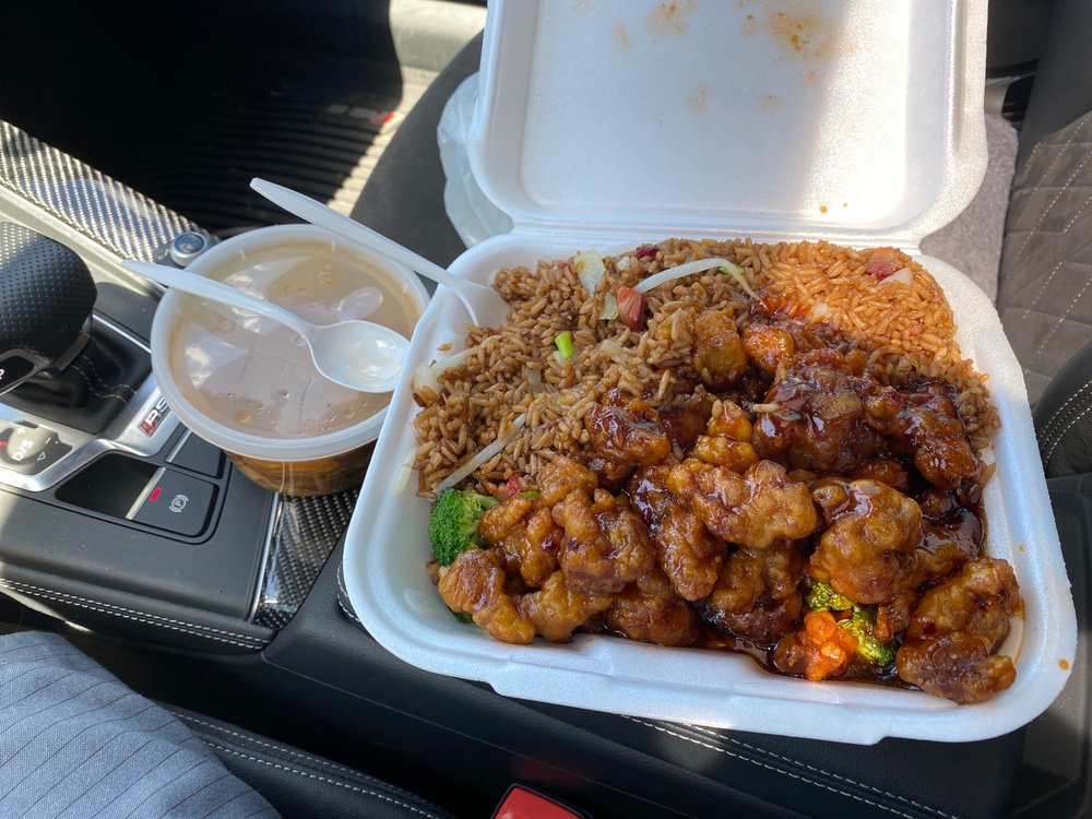Main Moon Chinese 610 College Hwy, Southwick