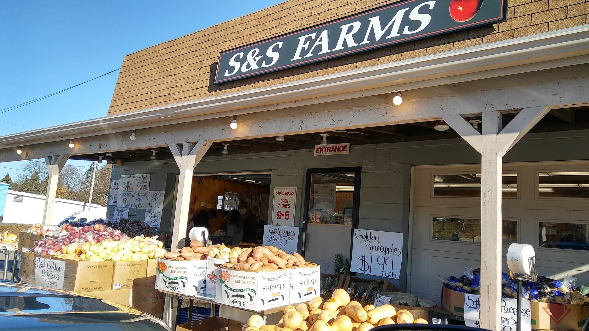 S & S Farms & Deli Marketplace