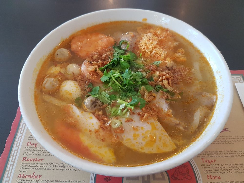 Pho Que Huong 678 Ellice Ave, Winnipeg
