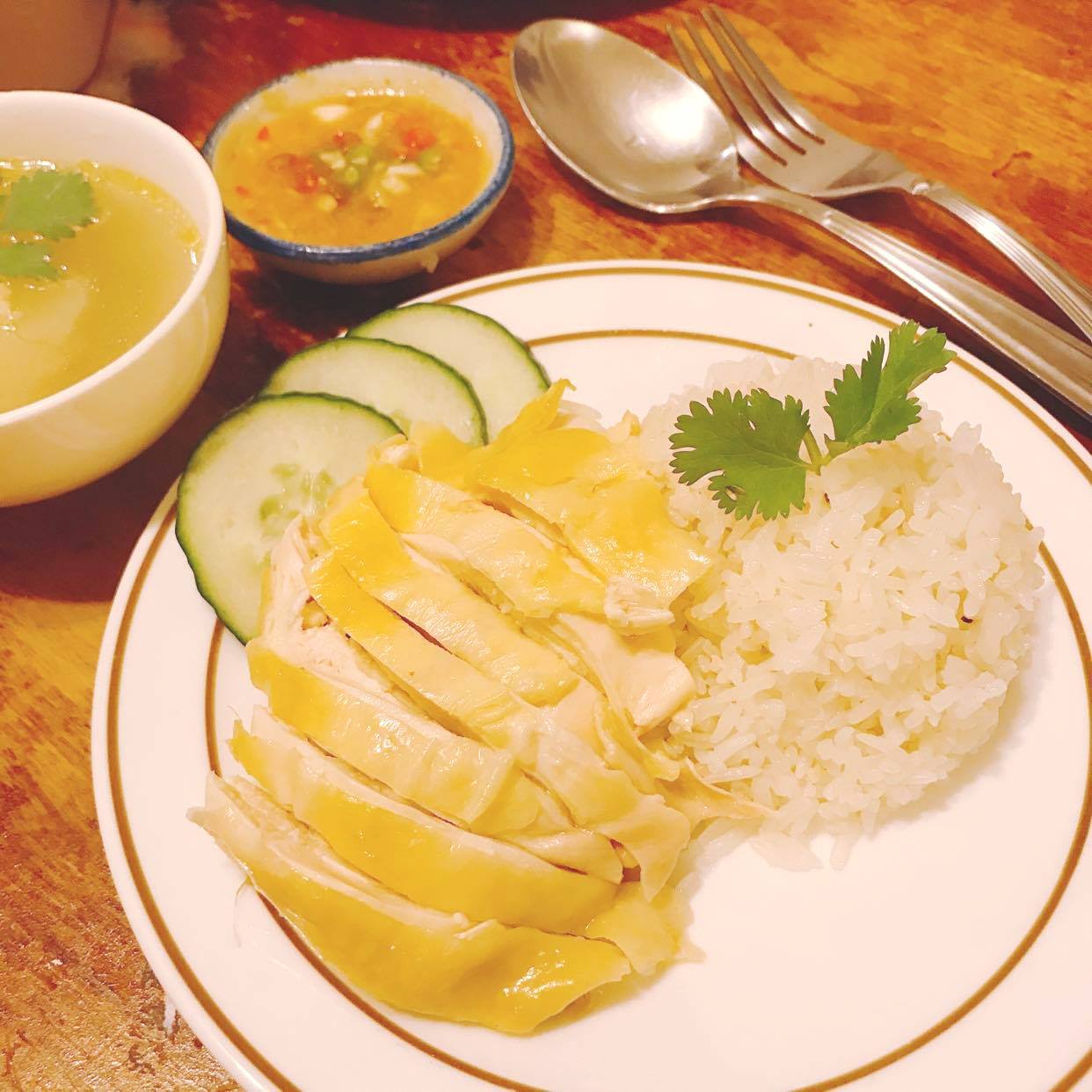 Mayuree Thai Tavern 2318 Fleet St, Baltimore