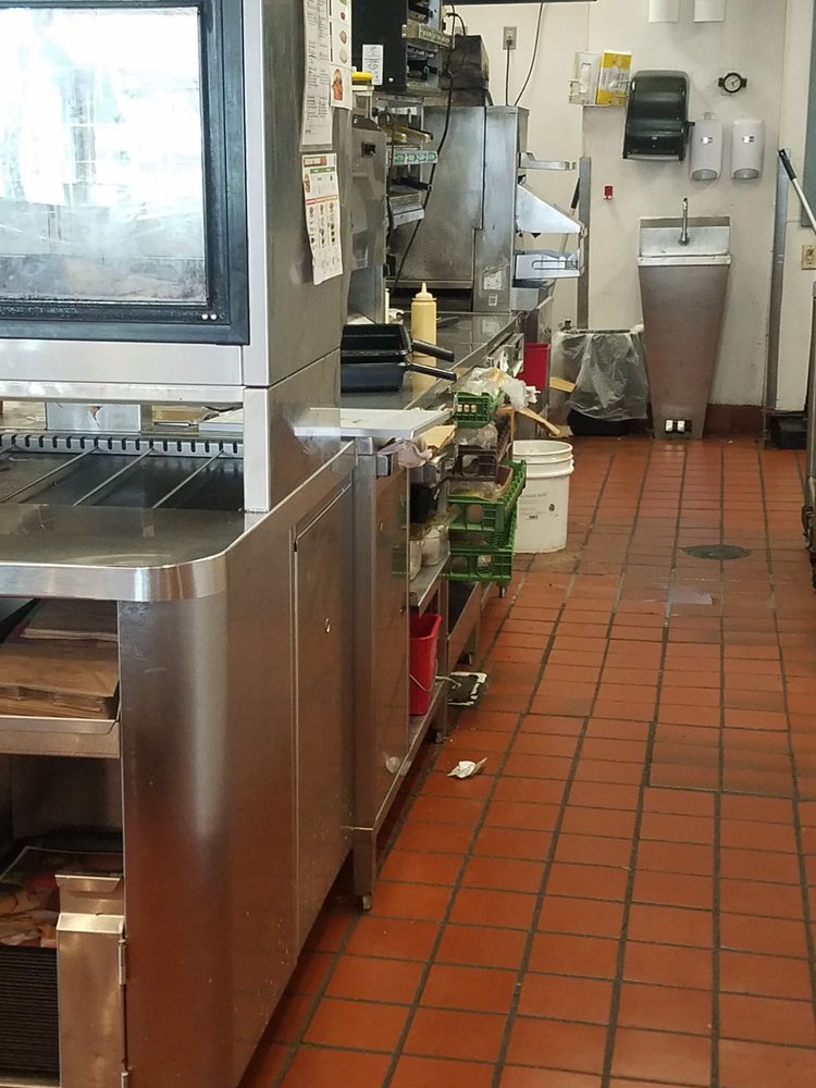 Burger King 100 W Pulaski Hwy, Elkton