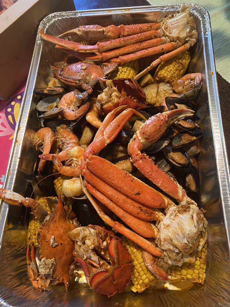 Hook & Reel Cajun Seafood & Bar, Rosedale - Menu, Reviews (257), Photos  (66) - Restaurantji