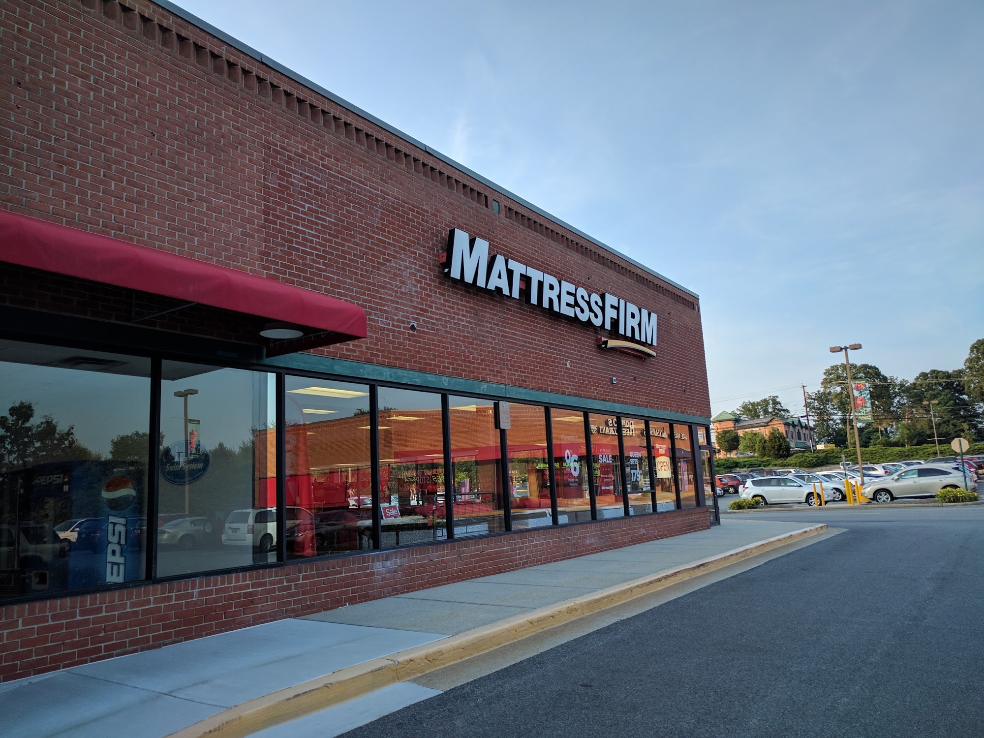 Mattress Firm Robinson Crossing Center