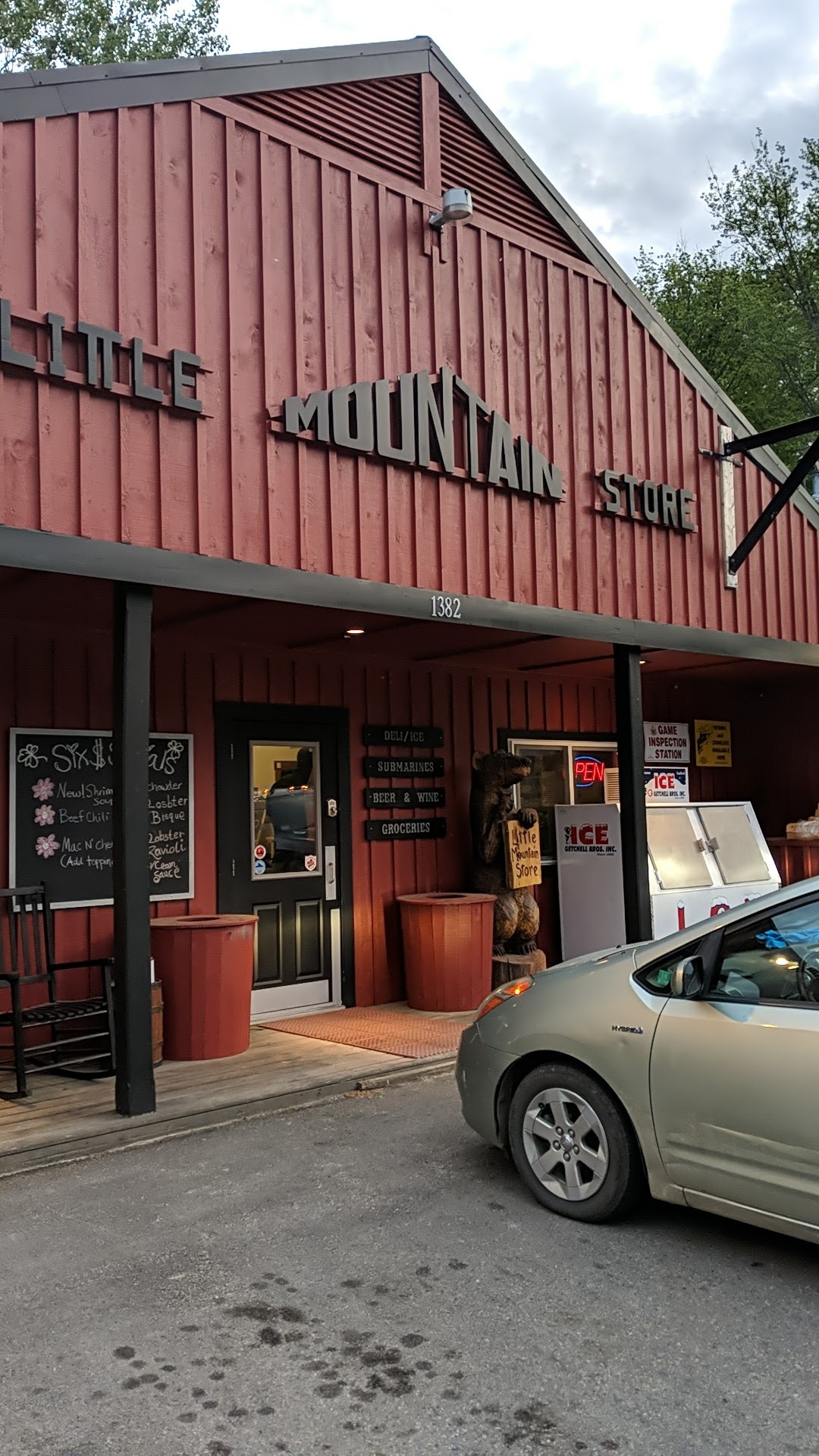 The Little Mountain Store