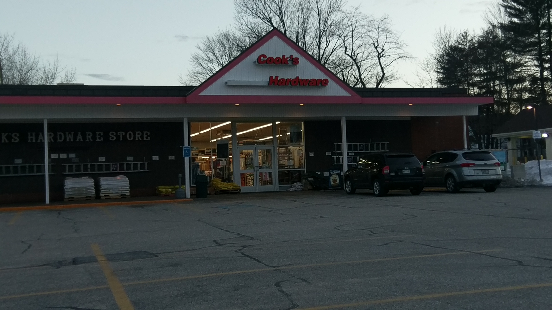 Cook's Hardware
